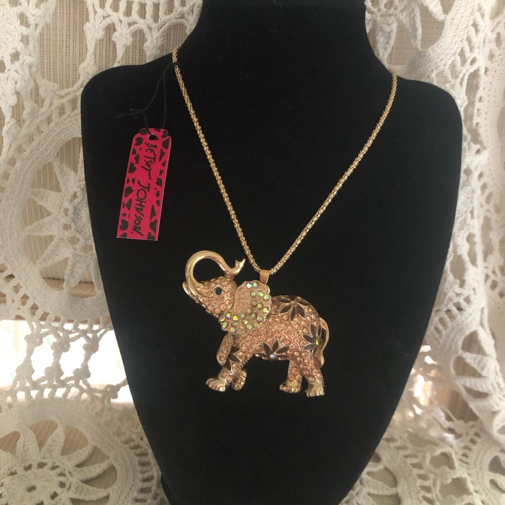 NWT Betsey Johnson Gold Elephant Pendant Necklace with Iridescent Stones - Picture 4 of 6